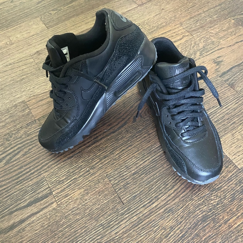 Nike AirMax 90 Black size 5.5Y